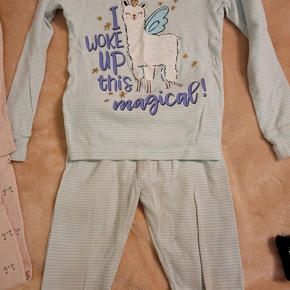 Lot of 4 pairs girls pajamas size 6 & 7.  3 pr Carters, 1 pr Schmoopy - Picture 2 of 13